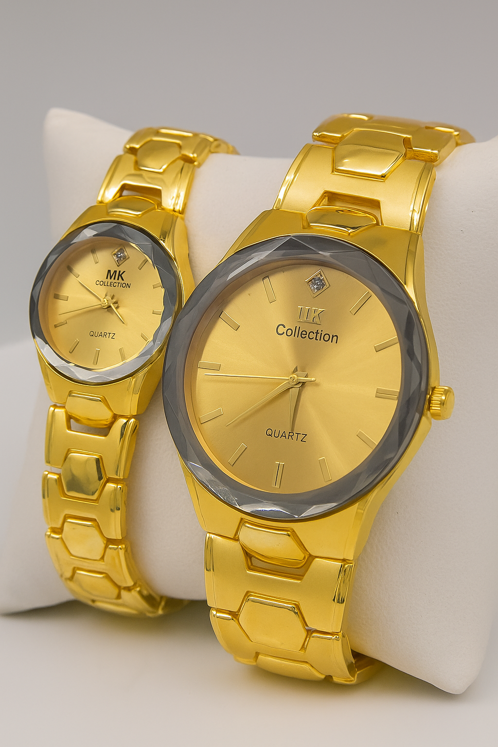 Gold Couple Watch Set – Luxury Matching Quartz Watches for Him & Her | Elegant Polished Bracelet Design, Perfect Gift for Couples - Image 6