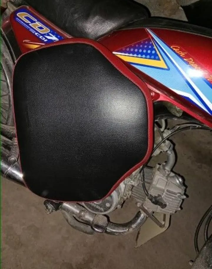 Best Bike Seat Cushion for Back Pain | Red & Black Waterproof Universal Motorcycle Seat Cover – Comfortable Relaxer Cushion for All Bikes - Image 3