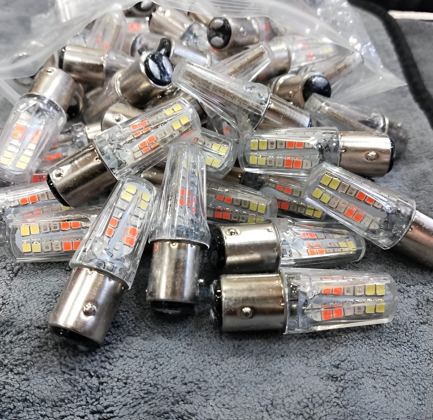 6 Function LED Backlight Bulb | 4 Color Multi-Mode Light for Bikes, CD70, CG125, Cars & Jeeps | Universal 12V Smart Tail Lamp - Image 4