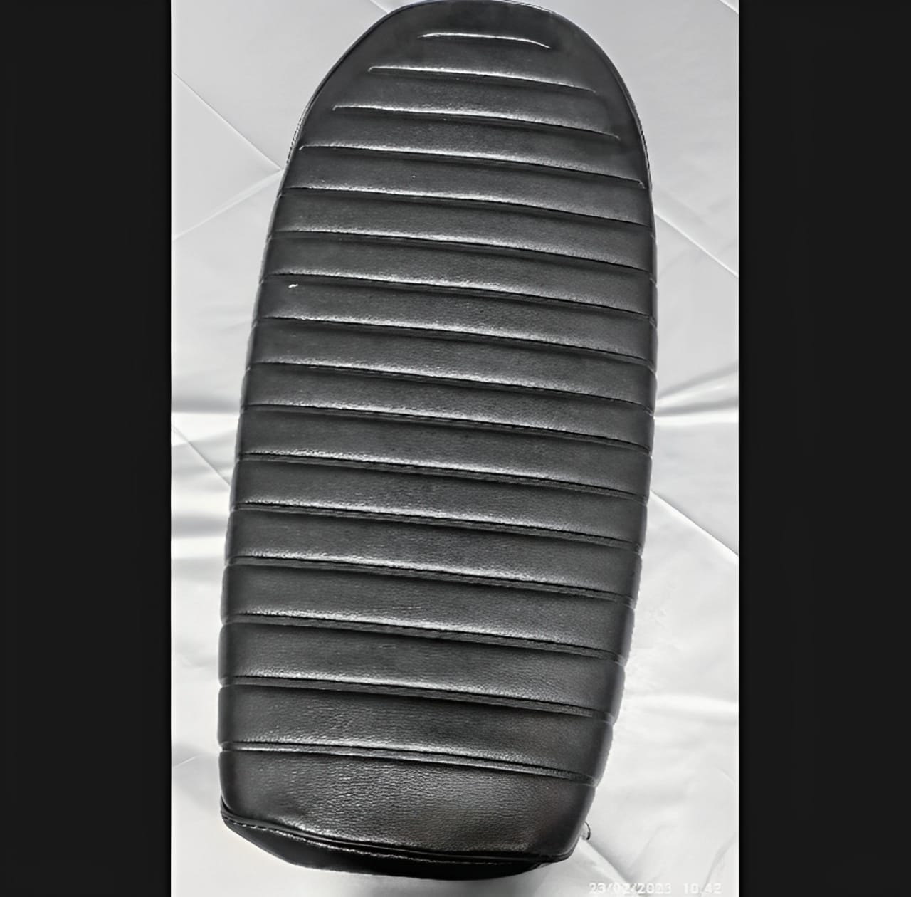 High-Quality Cafe Racer Bike Seat with Complete Fitting | Universal Fit for CD70, 125cc & All Compatible Bikes - Image 2