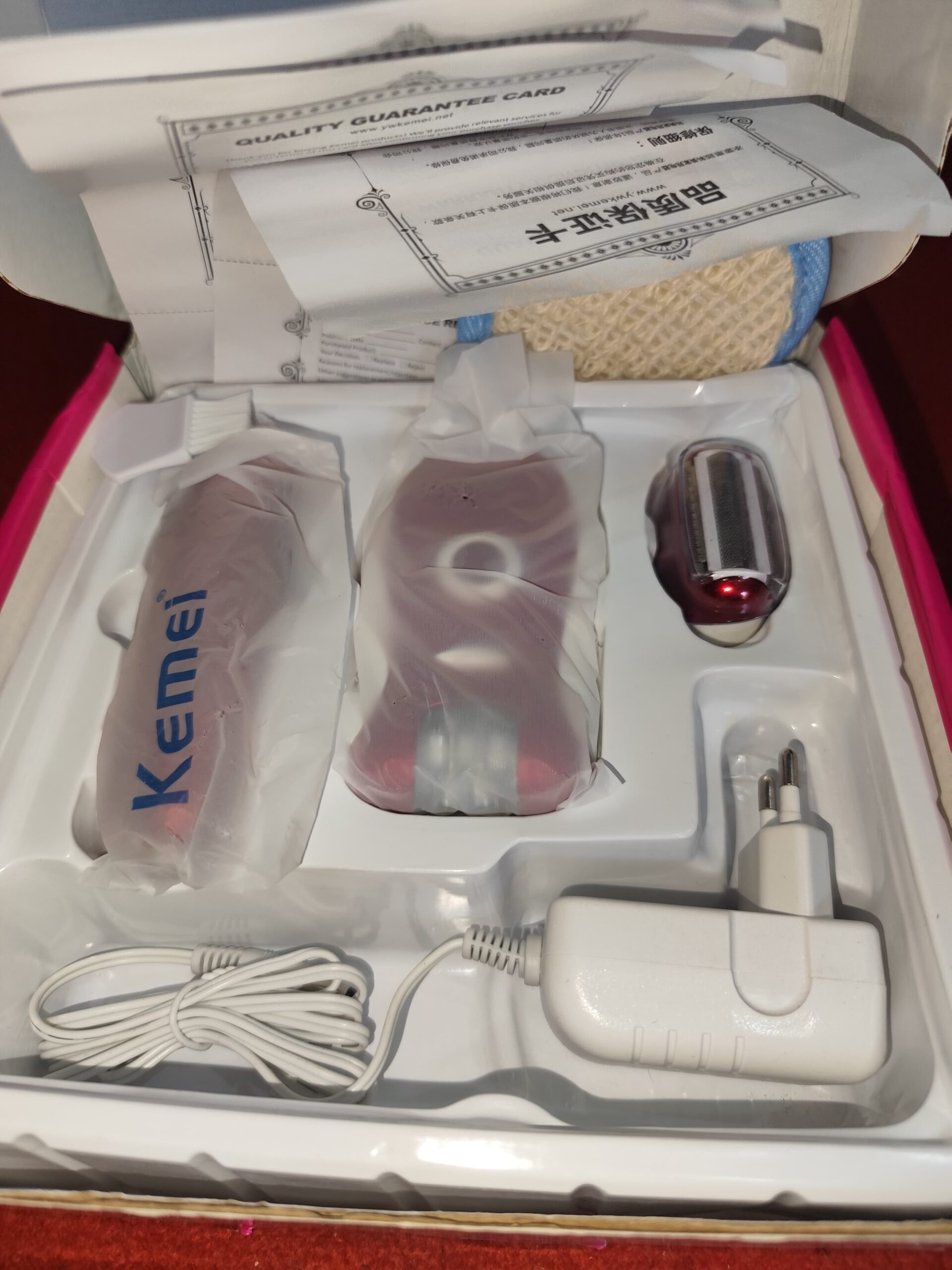 Kemei KM-3068 3-in-1 Rechargeable Epilator for Women – Electric Hair Removal, Shaver & Trimmer Set with Multiple Heads | Smooth Skin Tool for Face & Body - Image 6