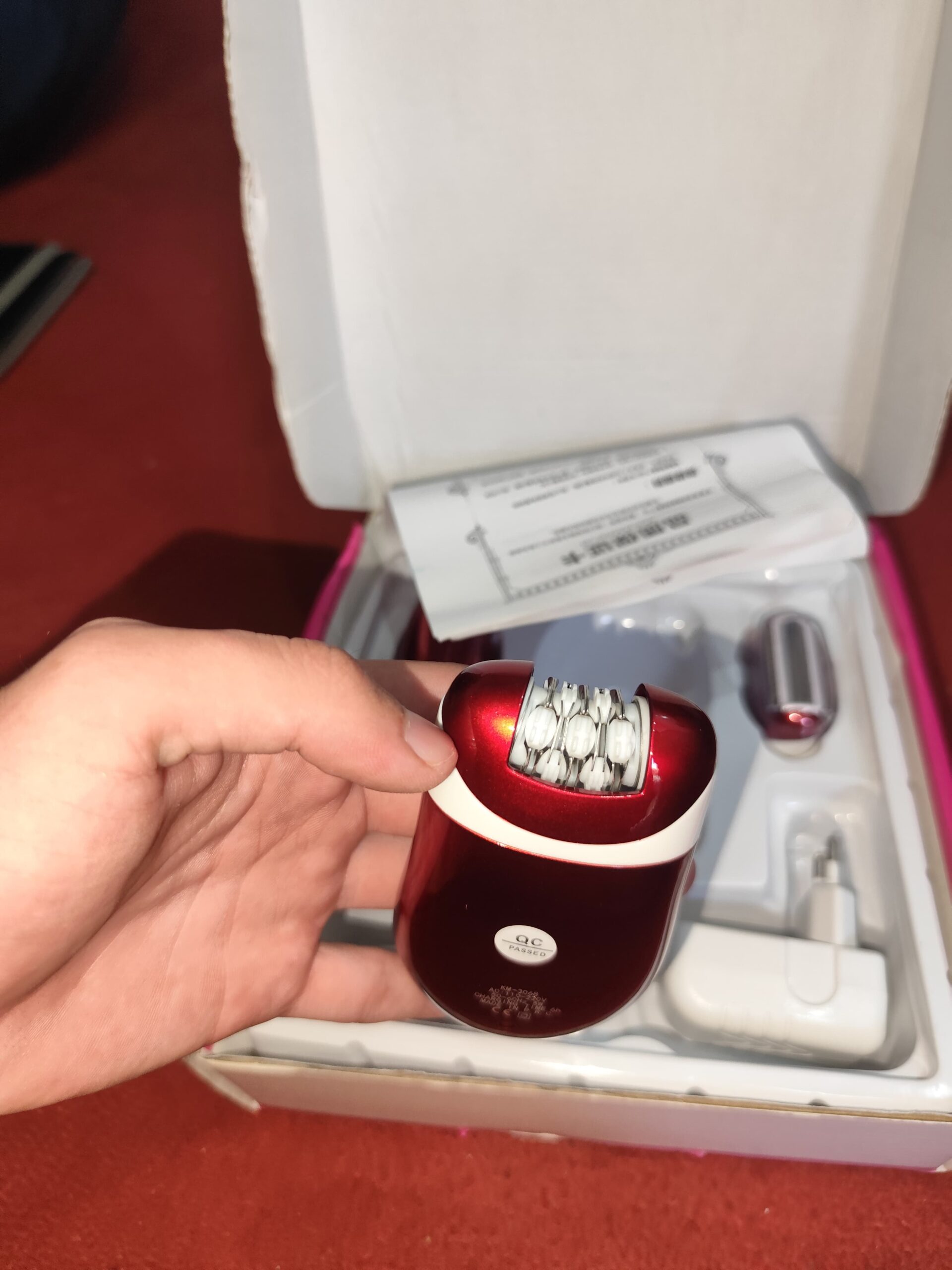 Kemei KM-3068 3-in-1 Rechargeable Epilator for Women – Electric Hair Removal, Shaver & Trimmer Set with Multiple Heads | Smooth Skin Tool for Face & Body - Image 4