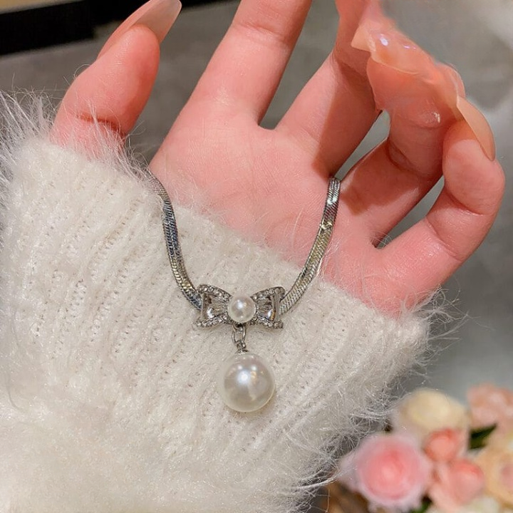 Korean Knot Pearl Pendant Necklace – Golden Party Jewelry for Women - Image 4
