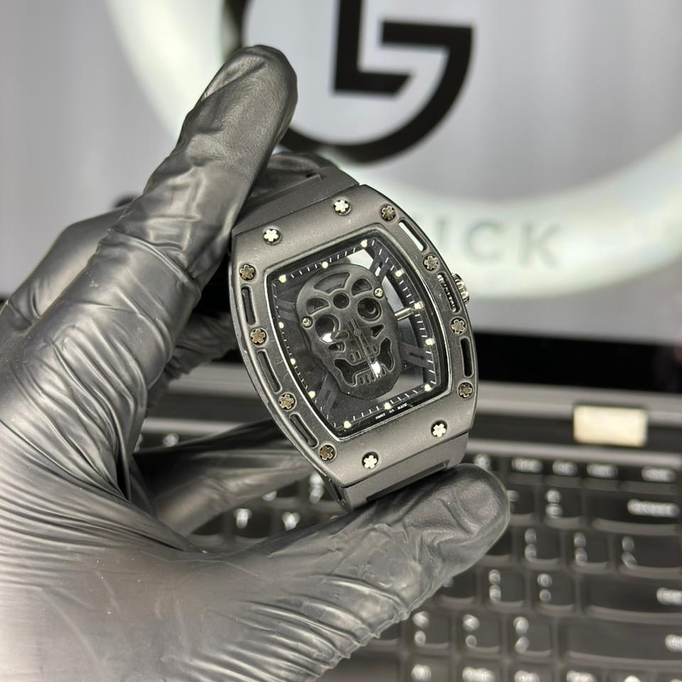 Skull Edition Luxury Watch, 3D Skull Dial Black Case Rubber Strap Men's Watch - Image 4
