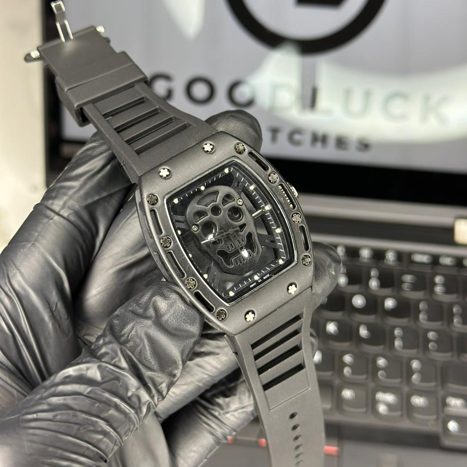 Skull Edition Luxury Watch, 3D Skull Dial Black Case Rubber Strap Men's Watch - Image 3