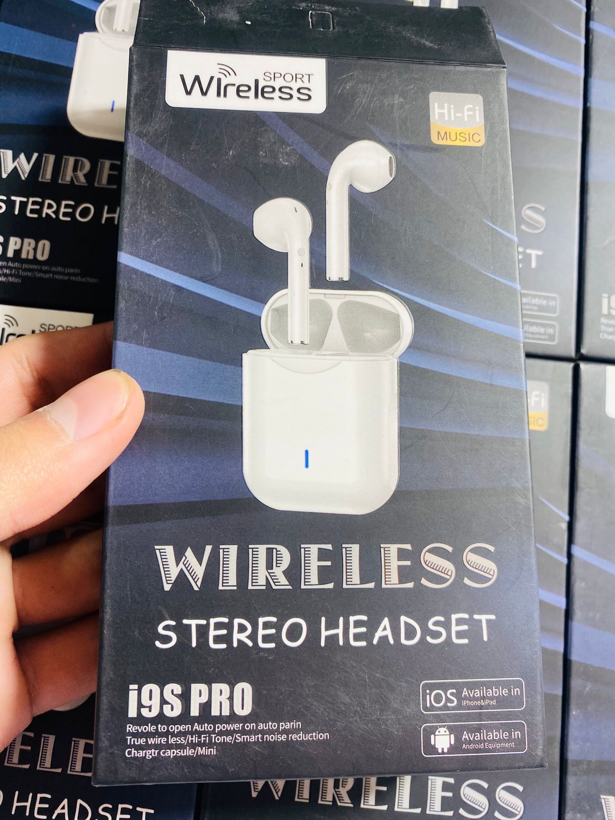 i9S Pro TWS Earbuds, Bluetooth 5.0 Wireless Headphones with Noise Reduction - Image 3