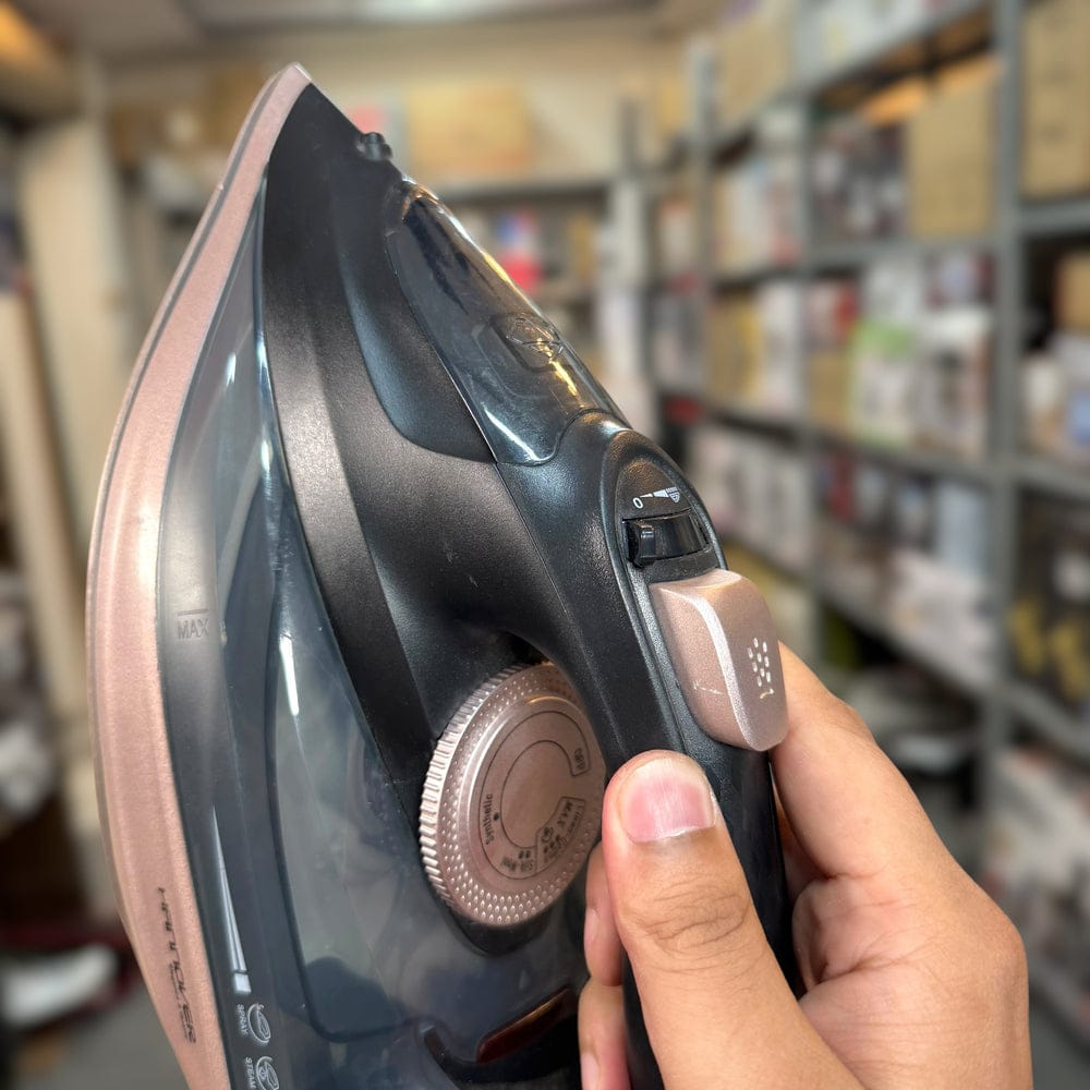 Hannover Steam Iron – 2200W German Lot | Ceramic Soleplate, Vertical & Burst Steam, Self-Cleaning, Adjustable Temperature Control - Image 4