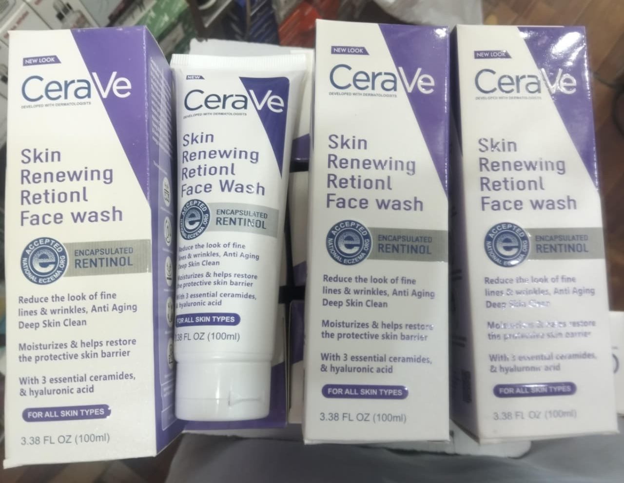 Renewing Retinol Face Wash Anti-Aging Cleanser with Ceramides & Hyaluronic Acid for All Skin Types (100ml) - Image 4