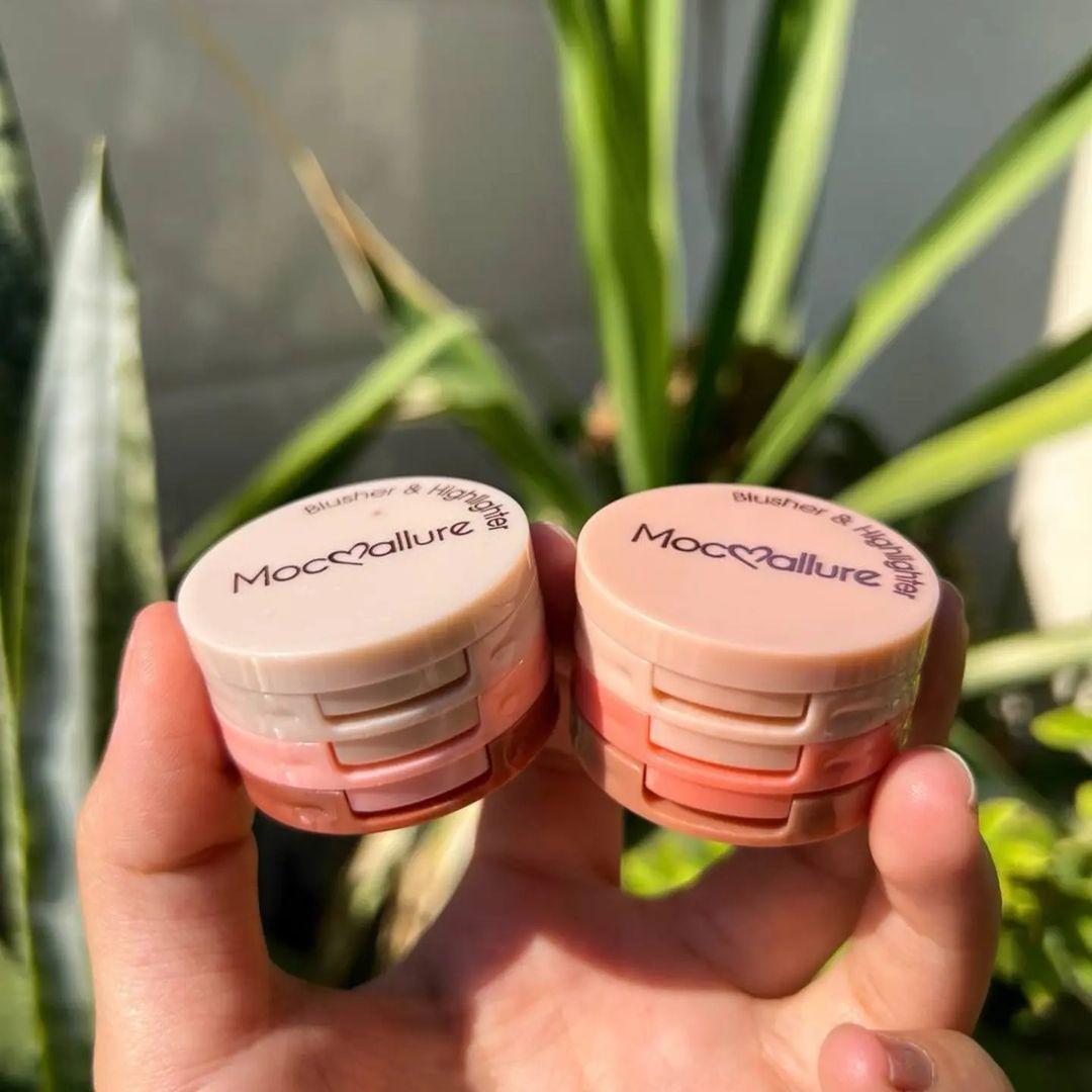 Mocallure 3 in 1 blusher highlighter kit Package Includes: 1 x Blusher Highlighter Kit Product Feature: Glowy, 2 in 1 (Random color - Image 3