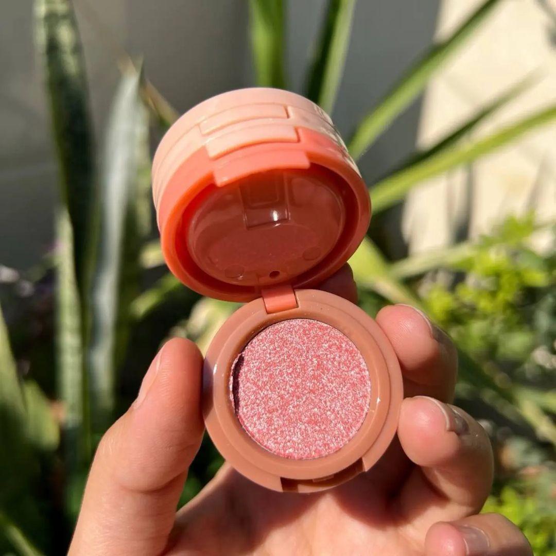 Mocallure 3 in 1 blusher highlighter kit Package Includes: 1 x Blusher Highlighter Kit Product Feature: Glowy, 2 in 1 (Random color - Image 5