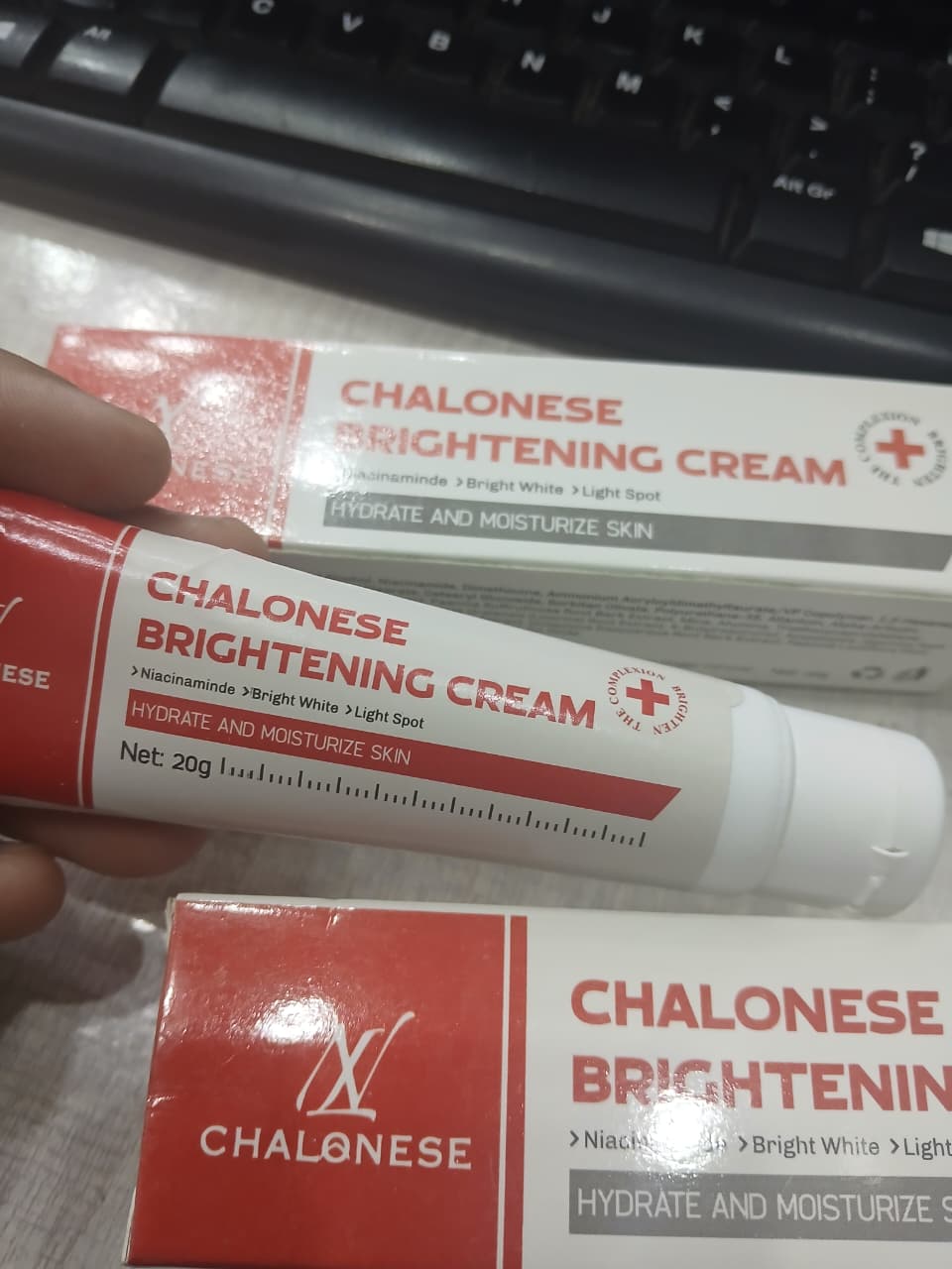 Chalonese Intensive Brightening And Hydrating Facial Cream Advanced Skin Radiance Formula For Deep Moisturization And Glow - 20g - Image 4