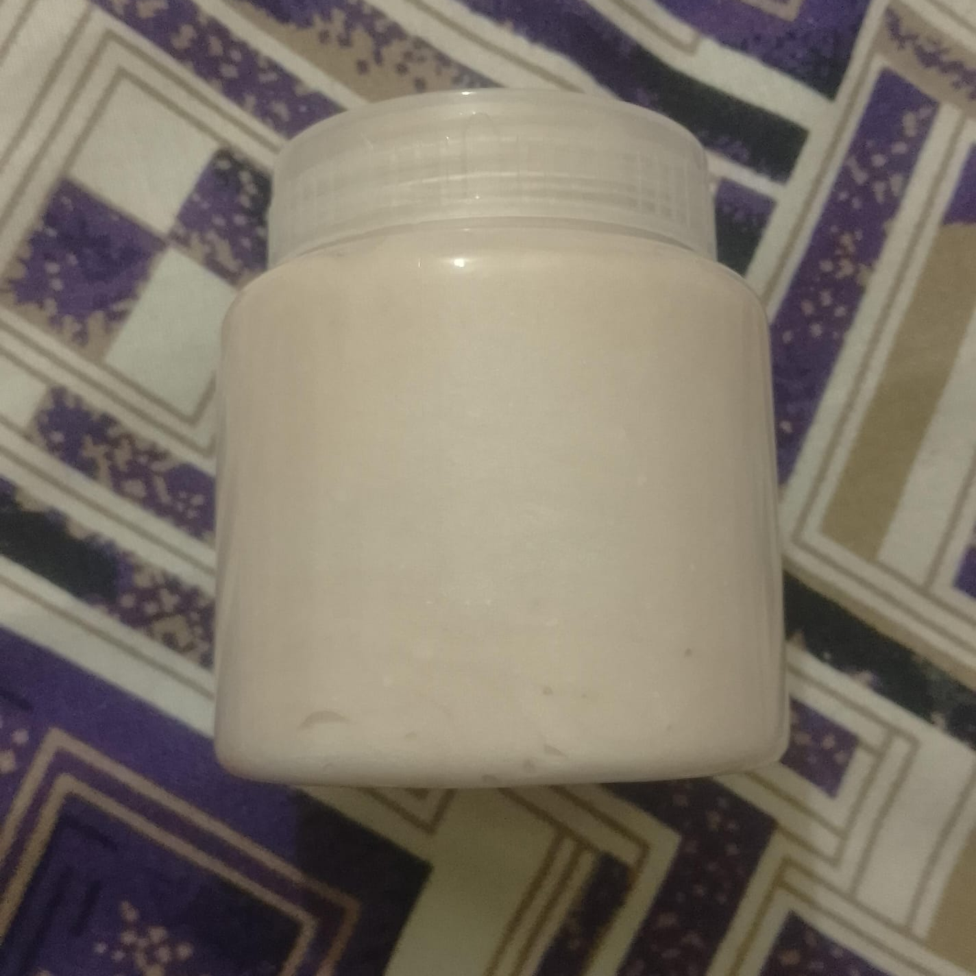 Zafrani Whitening Cream Natural Skin Care Formula Brightens Complexion Reduces Dark Spots Enhances Smooth Radiant Glow - 200g - Image 4