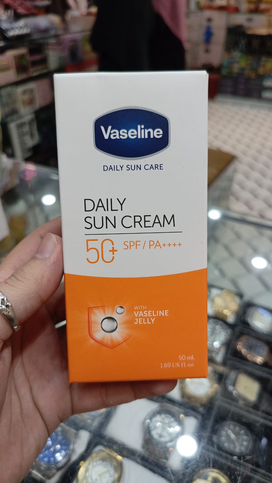Vaseline Daily Sun Care Sun Cream SPF50+ PA++++ | Lightweight Moisturizing Sunscreen For Face & Body 50ml - Image 3
