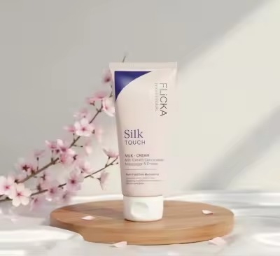 FLiCKA Silk Touch 3?in?1 Moisturizer & Primer | Hydrating, Lightweight, Long?Lasting | Pore Minimizer | 60g - Image 2