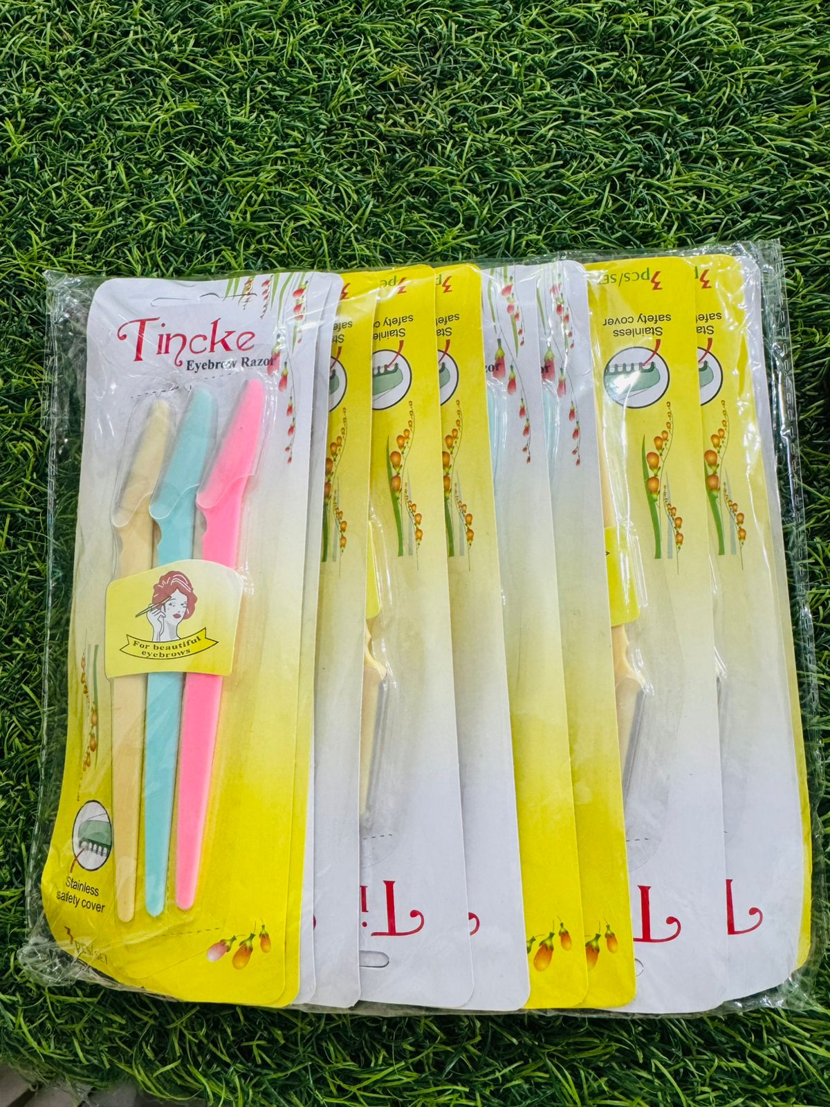 Pack of 3 Tinkle Eyebrow & Facial Hair Razor for Women - Image 5