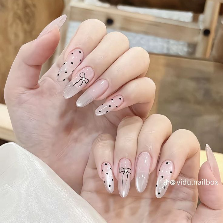 Pack of 12 - Cat Eye Nails Luminous Magnetic Effect Soft Nude Champagne Gold Almond Nails With Shimmer Polka Dots And Fine Bow Line Art (Random Design) - Image 3