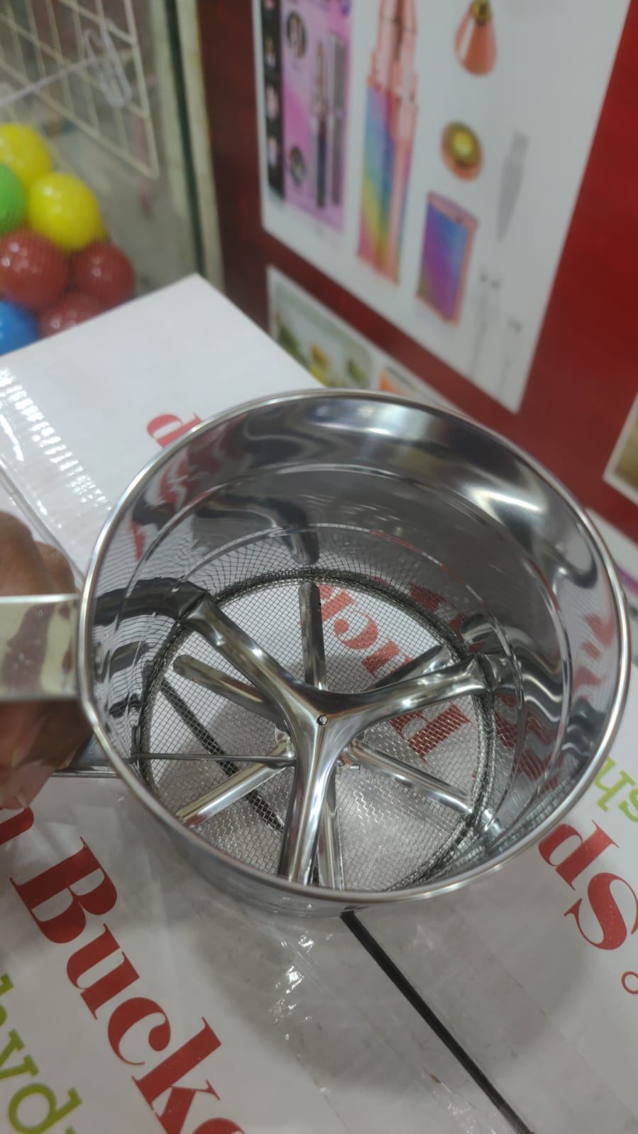 Stainless Steel Flour Sifter For Baking And Kitchen Use - Image 4