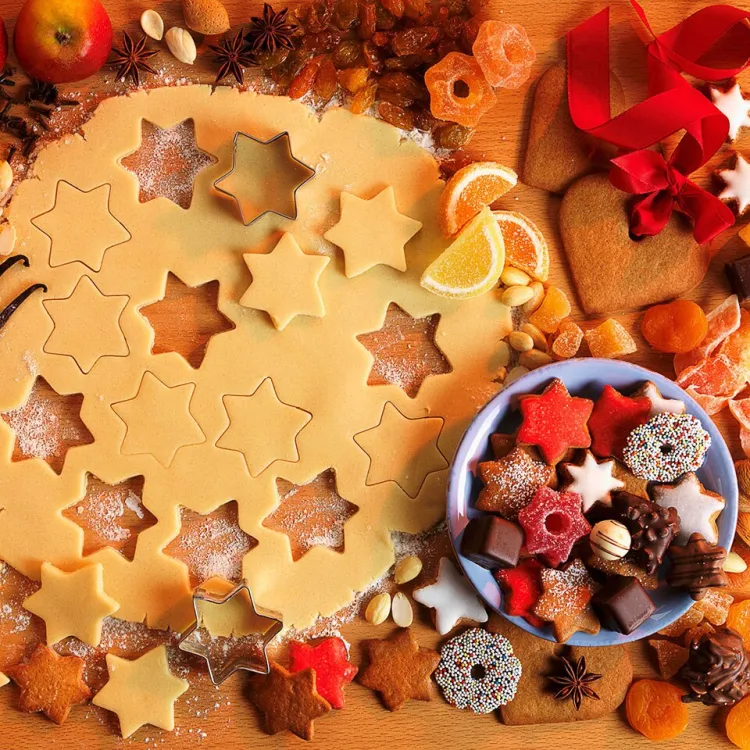 12-Piece Stainless Steel Cookie Cutter Set DIY Baking Molds in Star, Heart & Various Shapes Multi-Purpose Kitchen Tools for Cookies, Cakes, Fried Eggs & More - Image 2