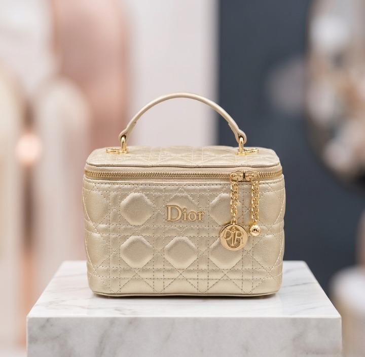 Imported Synthetic Leather Beauty Bag Stylish Cosmetic Organizer for Travel & Daily Use | Without Box - Image 3