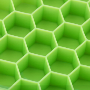 Silicone Ice Cube Tray 37 Grid Ice Cube Mold with Lid Honeycomb Ice Maker Reusable Ice Container for Coffee Juice (Random Color)
