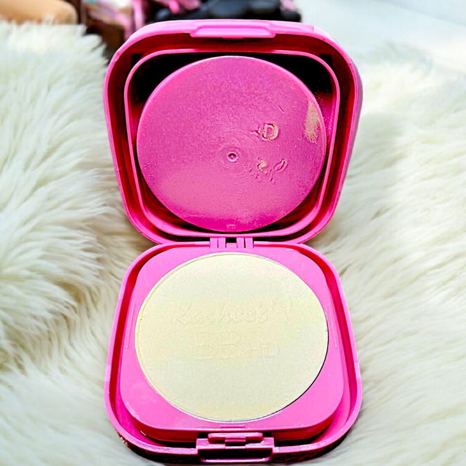 Kashees BB HD Matte And Poreless 2 In 1 Face Powder Flawless Lightweight And Long Lasting Compact For Smooth And Radiant Skin - Image 3