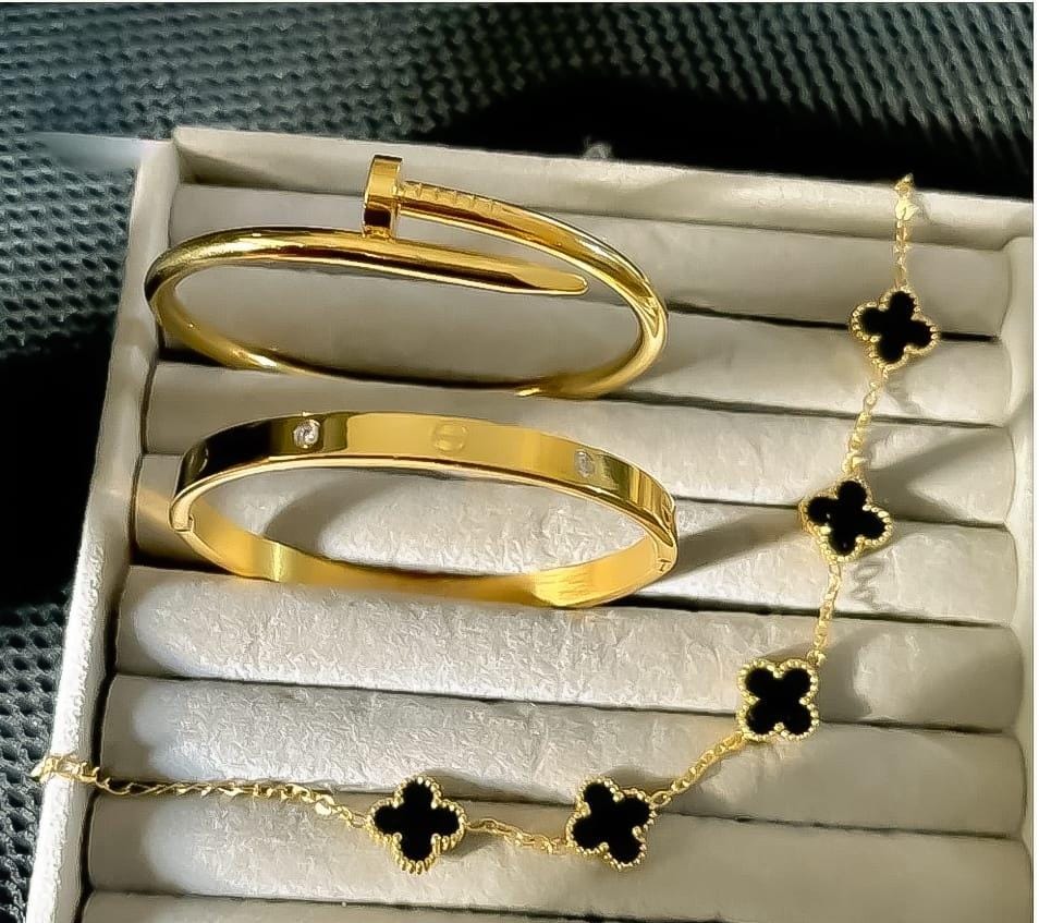 3 PC Stainless Steel Bangle Set for Women: Elegant Gold-Tone Stackable Jewelry. - Image 4