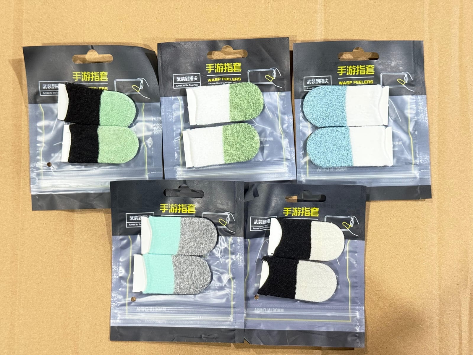 Premium Gaming Finger Sleeves Bundle 1 Pair Anti Sweat Touchscreen | Random Colour - Image 5