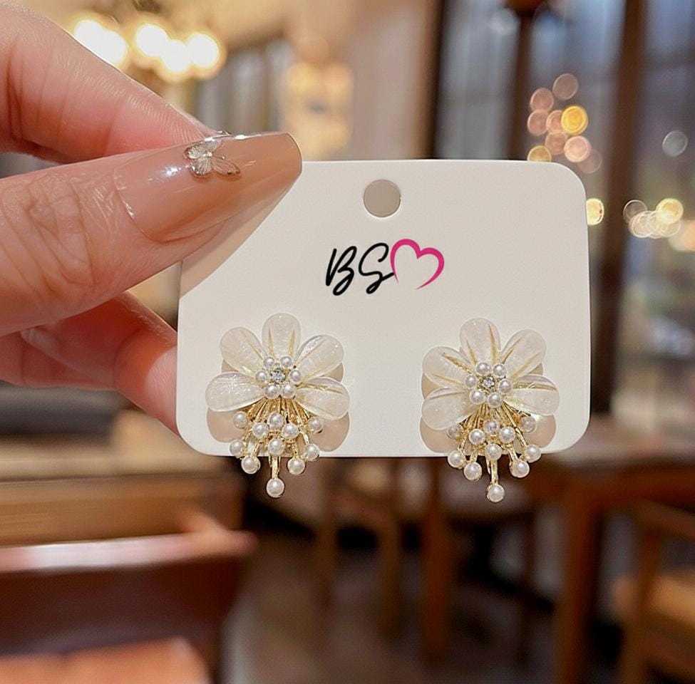 ZJX-162 Flower Pearl Korean Earrings Elegant Design, Stylish Fashion Accessory for Women - Image 3