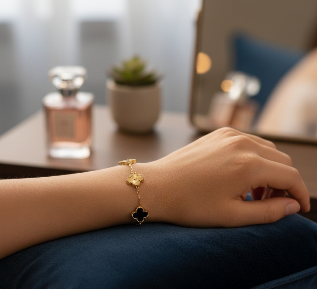 QXT-134 Clover 2-in-1 Bracelet Stainless Steel | Versatile & Stylish Accessory