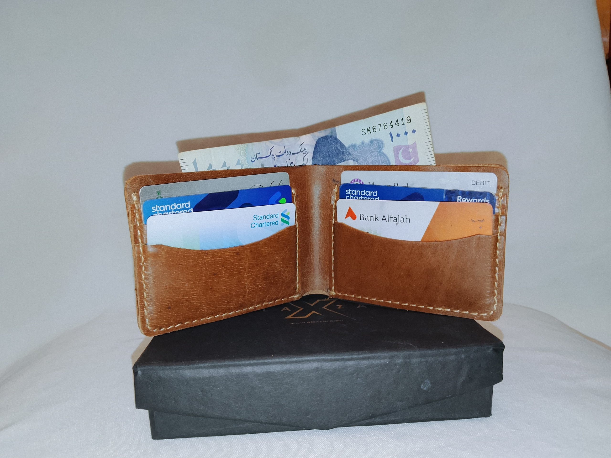 Mens Rugged Leather Wallet Premium Durable Design - Image 2