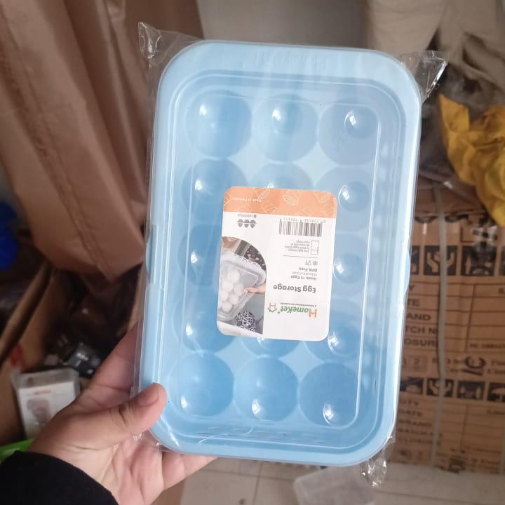 15-Grid Egg Storage Container BPA-Free Plastic Refrigerator Organizer with Lockable Lid - Image 4