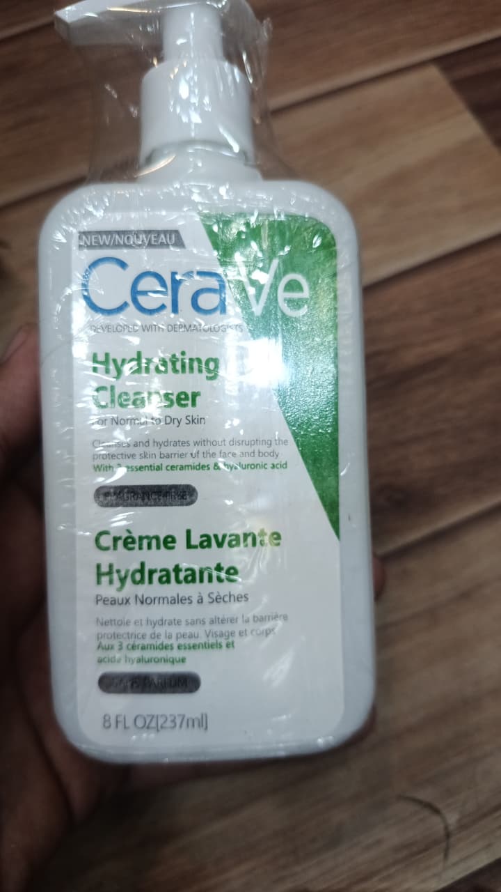 CeraVe Hydrating Cleanser with Hyaluronic Acid & Ceramides Moisturizing Face Wash for Normal to Dry Skin (237ml) - Image 5