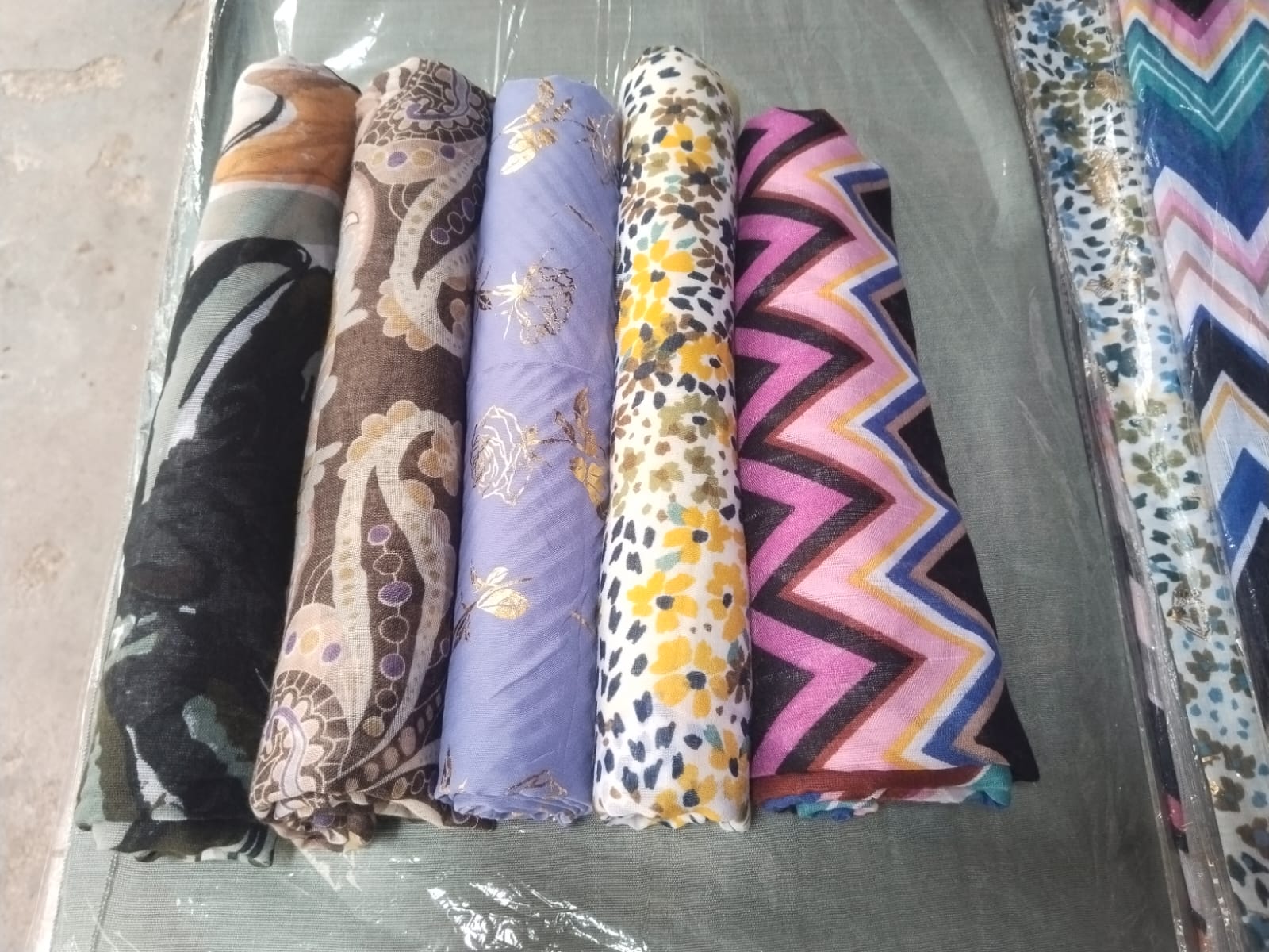 5-Piece Printed Lawn Hijab Bundle with 4-in-1 Multi-Color Inner Cap Soft Premium Lawn Scarves for Women | Random Color Mix Print - Image 4