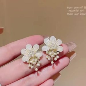 ZJX-162 Flower Pearl Korean Earrings Elegant Design, Stylish Fashion Accessory for Women
