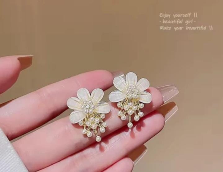 ZJX-162 Flower Pearl Korean Earrings Elegant Design, Stylish Fashion Accessory for Women