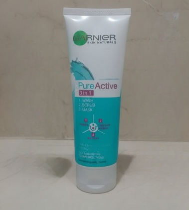 Garnier 3 in 1 Pure Active Face Wash 100ml Liquid Cleanser for All Skin Types, Deep Cleansing and Refreshing Skincare