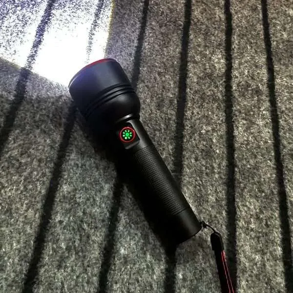 CB2208 Aluminium Alloy Flashlight 1000w Wick with 26650 Battery Strong, Durable Light with Low Battery Alert & Power Indicator