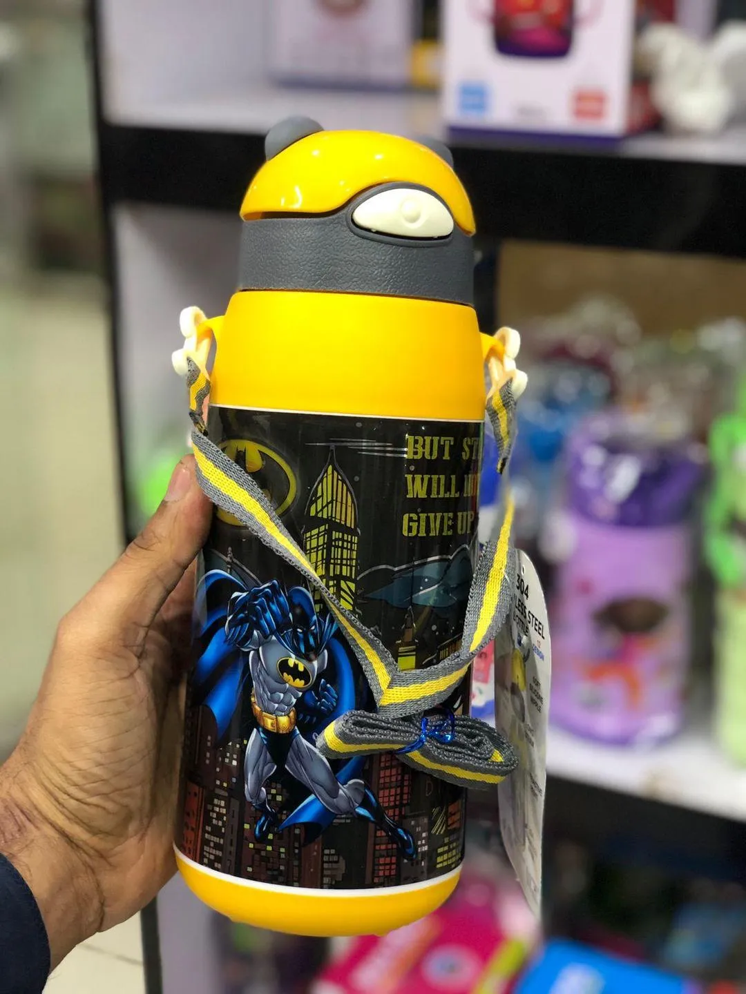 Max Cool Batman Insulated Water Bottle 720ml – 304 Stainless Steel Hot & Cold Flask for Kids, School, Travel & Outdoor Use - Image 4