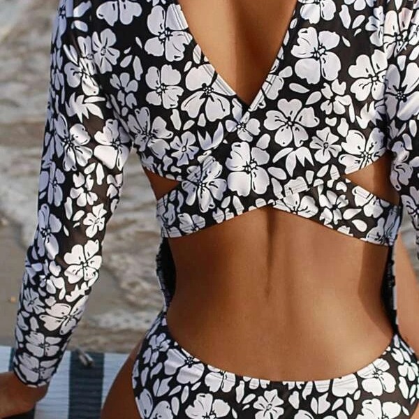 Women Floral Long Sleeve Belly Cover Swimsuit Pakistan - Image 4
