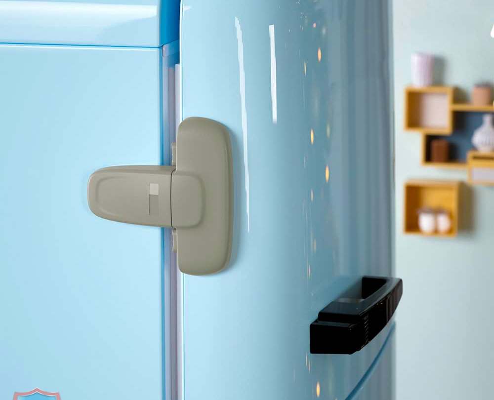 Child Safety Fridge Lock , Baby Safety Refrigerator Freezer Door Lock, No Tools Need or Drill - Image 2