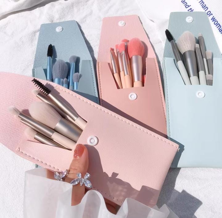 8 Pieces Cute Brushes With Leather Pouch (random color) - Image 3