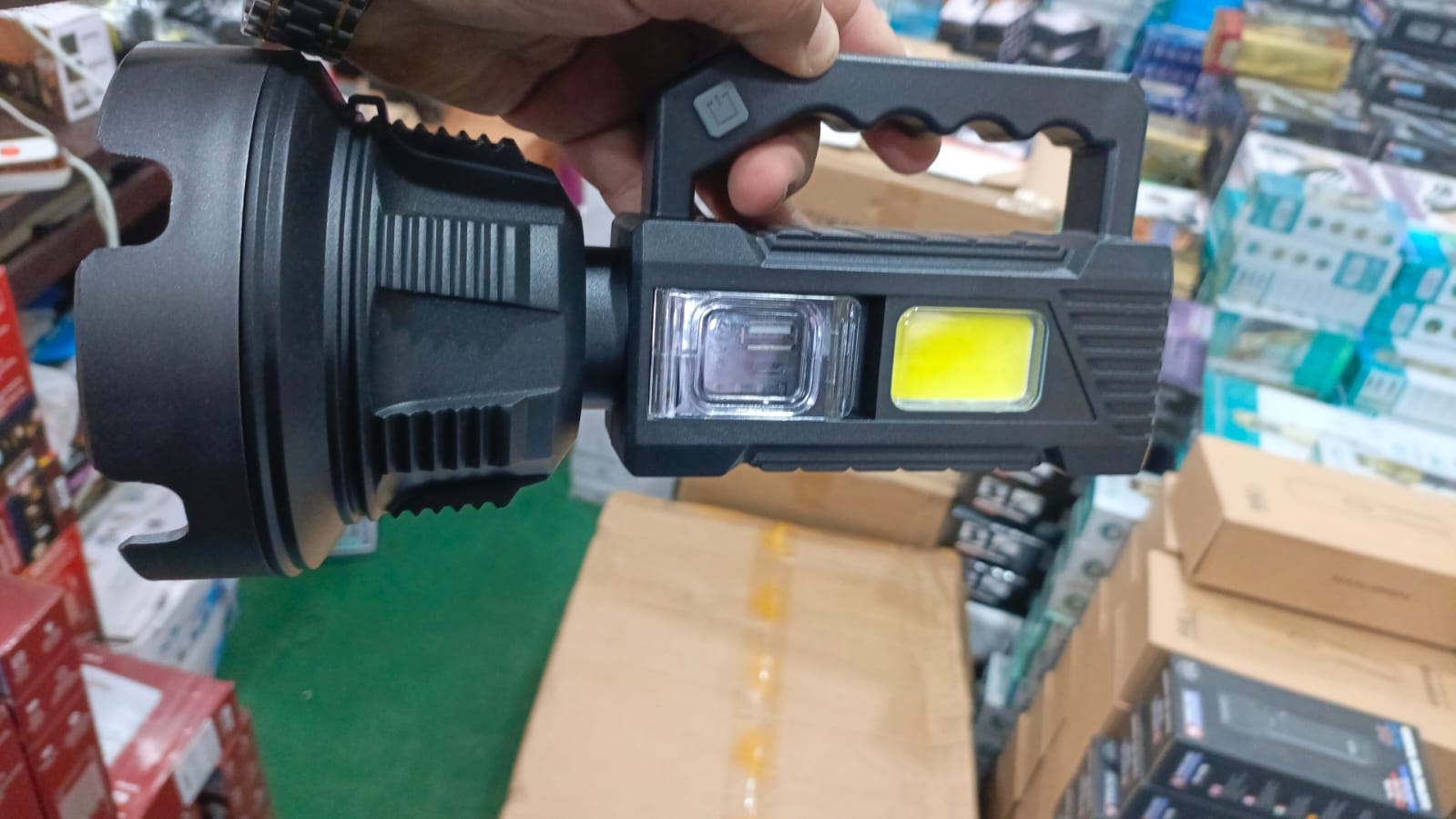 CB T-200 ???? USB Rechargeable Portable Torch/Emergency Light /Compact and Versatile Lighting Solution