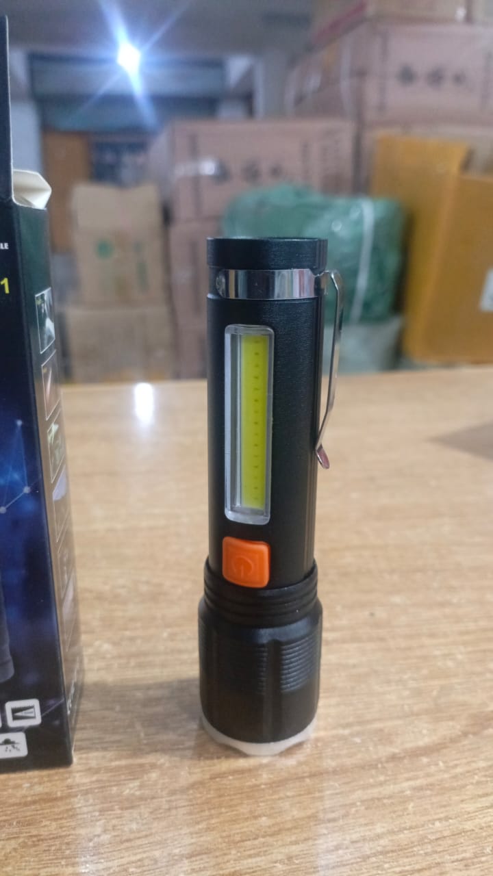 P50 super light rechargeable flashlight - Super bright Led Light - zoomable Rechargeable torch 3 mode - Image 5