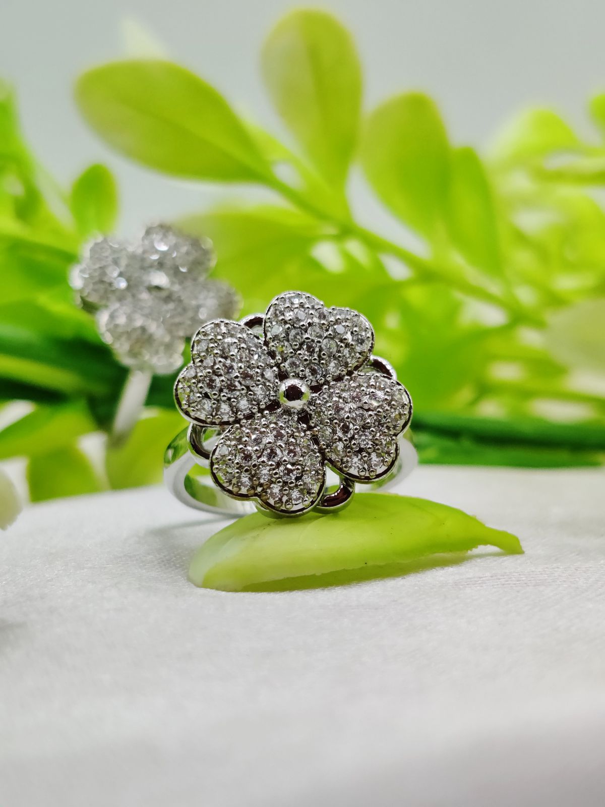 1 Piece Imported Blossoming Elegance Moveable Ring Gold & Silver Color Options ?? | Luxurious Design Ring | Adjustable Ring | Ring For Girls & Women ? - Image 4