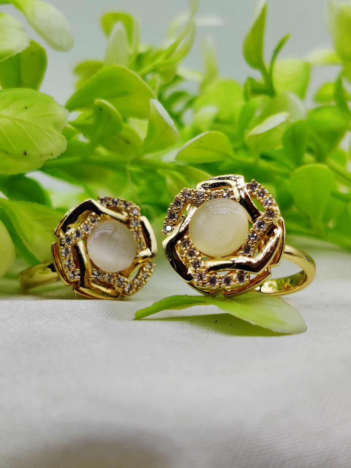 1 Piece Imported Elegant Dual-Tone Floral Gemstone Rings - Timeless Design ?? | Luxurious Design Ring | Adjustable Ring | Ring For Girls & Women ? - Image 5