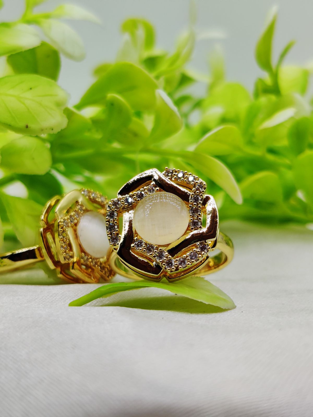 1 Piece Imported Elegant Dual-Tone Floral Gemstone Rings - Timeless Design ?? | Luxurious Design Ring | Adjustable Ring | Ring For Girls & Women ? - Image 4