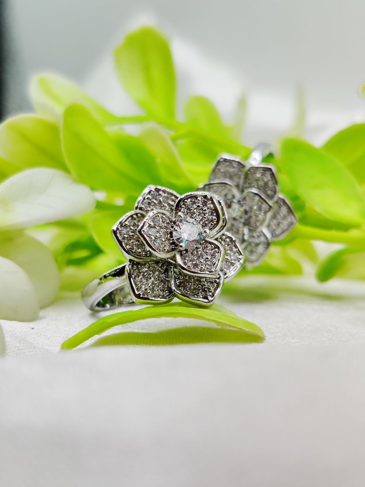 1 Piece Imported Moveable Luxurious Petal Bloom Adjustable Ring 2 Stunning Color Variants?? | Luxurious Design Ring | Adjustable Ring | Ring For Girls & Women ? - Image 5