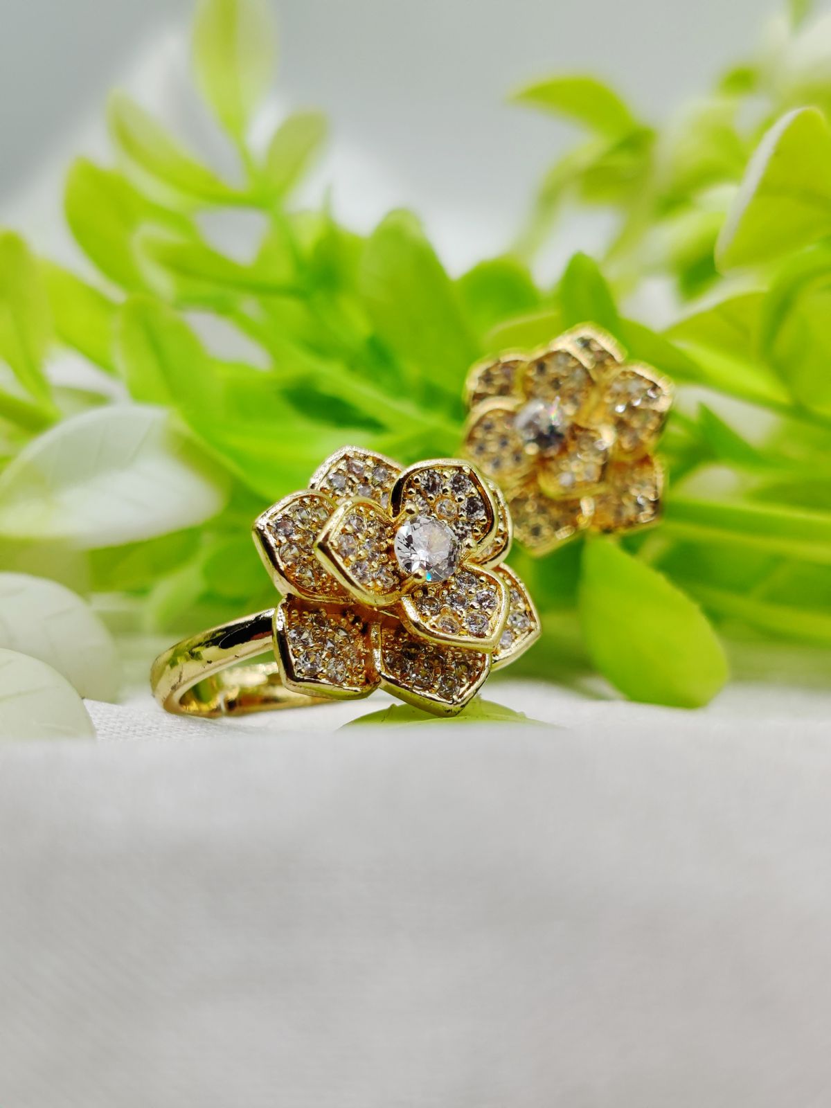1 Piece Imported Moveable Luxurious Petal Bloom Adjustable Ring 2 Stunning Color Variants?? | Luxurious Design Ring | Adjustable Ring | Ring For Girls & Women ? - Image 2