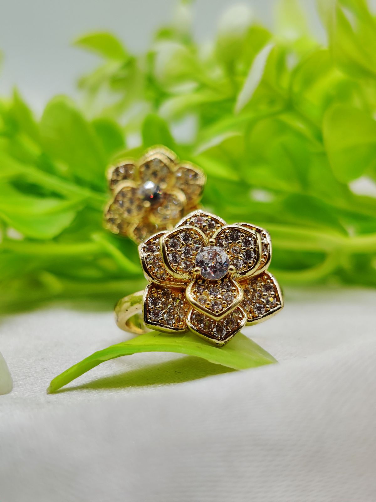 1 Piece Imported Moveable Luxurious Petal Bloom Adjustable Ring 2 Stunning Color Variants?? | Luxurious Design Ring | Adjustable Ring | Ring For Girls & Women ?