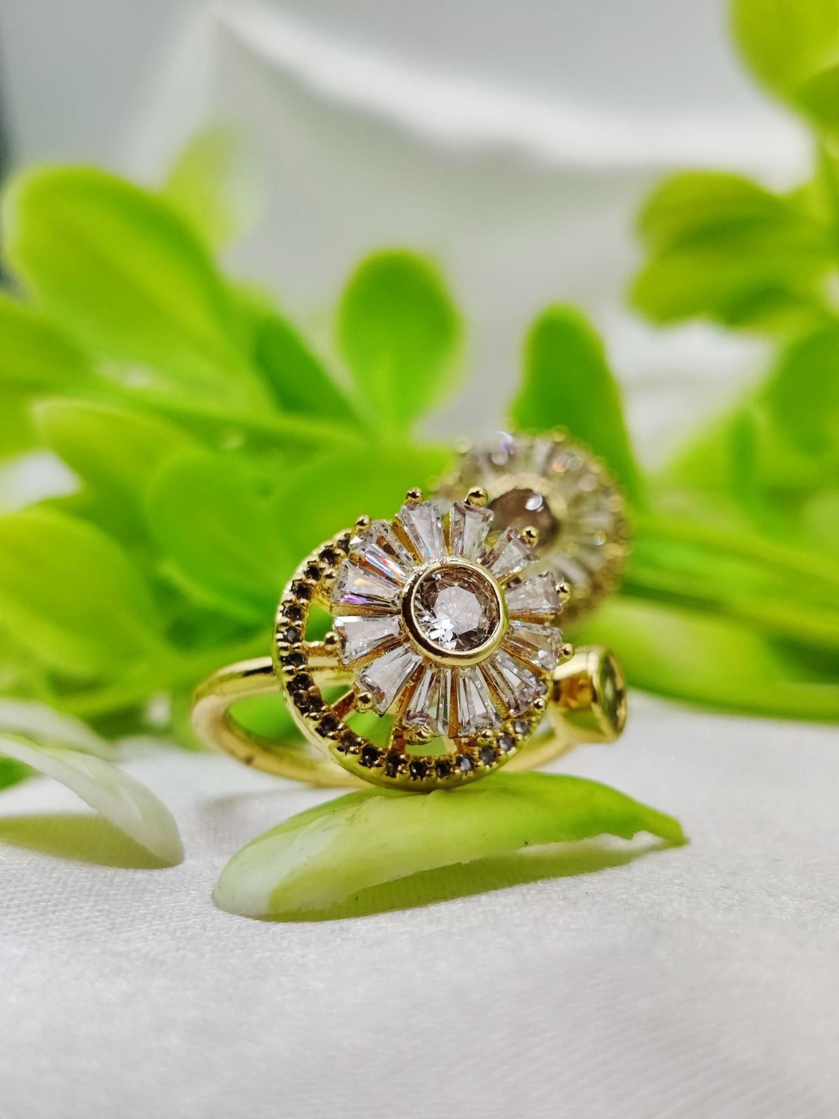 1 Piece Elegant Moveable Radiance Sunflower Ring Timeless Sparkle ?? | Luxurious Design Ring | Adjustable Ring | Ring For Girls & Women ?